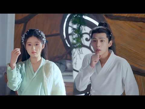 Tai Nạn Ngọt Ngào: Tiểu Linh Thú Say Khướt Biến Hình Khiến Thần Quân Đổ