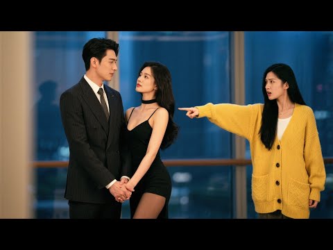 Chồng ngoại tình bị phát hiện, vợ xông vào tiệc tát thật mạnh kẻ thứ ba một cái!