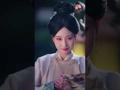 Nàng bị giam cầm trong bức tranh, chờ đợi người giải cứu
